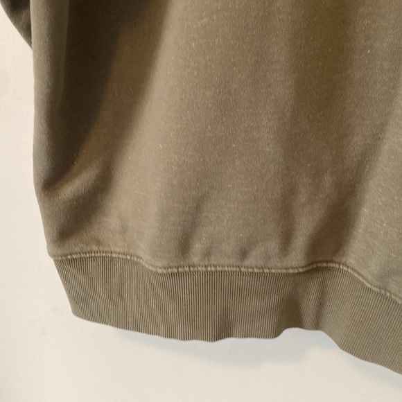 Good American Khaki Drop Shoulder Long Wide Sleeve Crewneck Sweatshirt - Picture 16 of 16